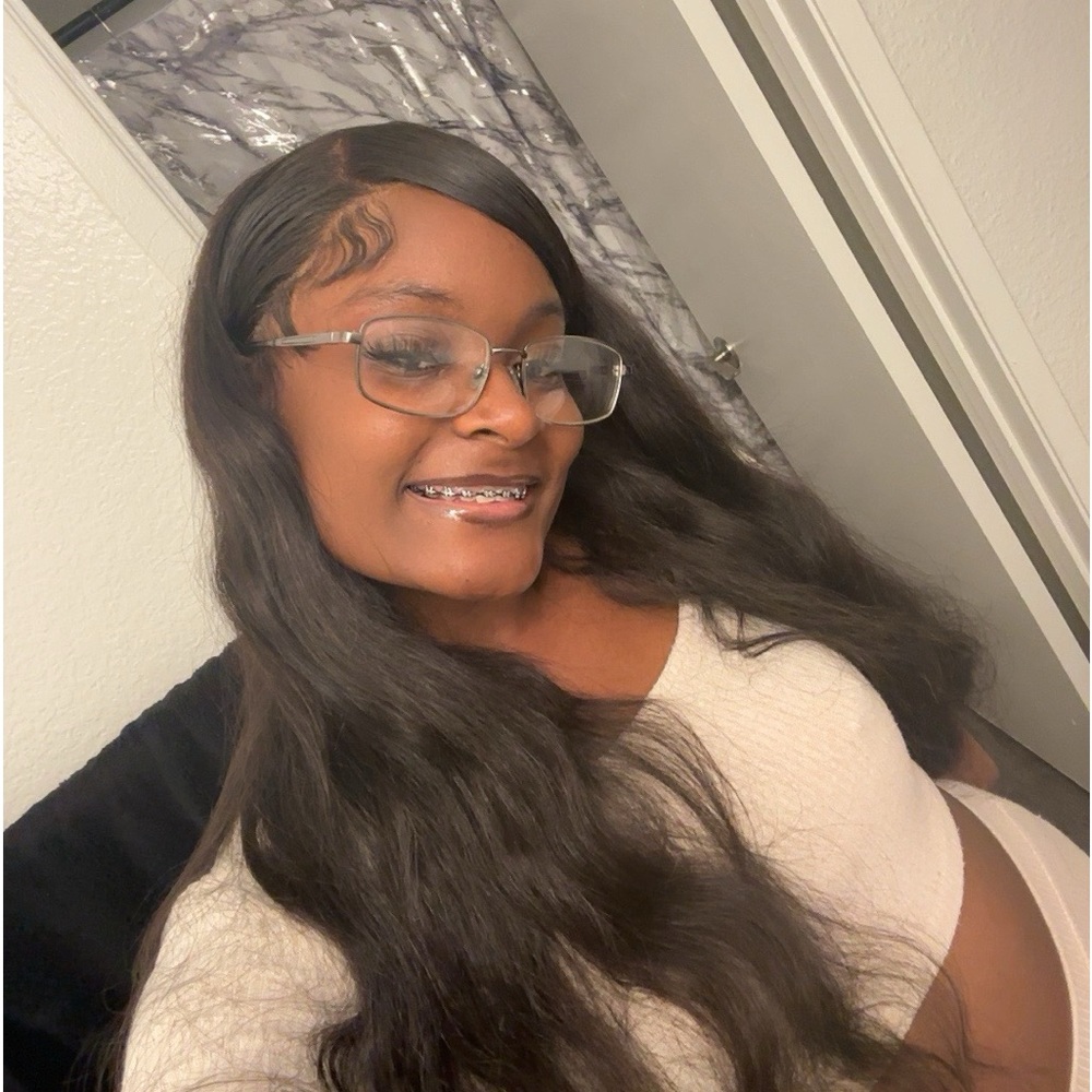 Meet your Posher, Kevquesha